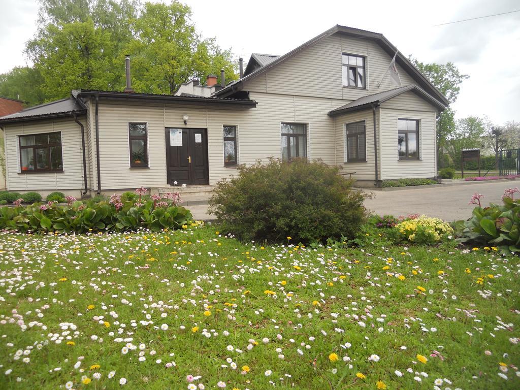 Latvijas Sarkana Krusta Viesnica เรเซกเน ภายนอก รูปภาพ